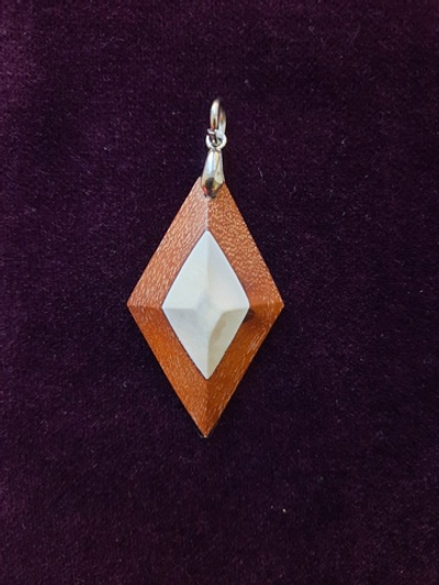 Подвеска "Ромб", бивень мамонта, красное дерево