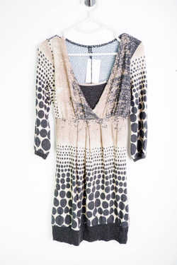 Платье Pink Shadow практичное, визуально на 40/42 размер, новое