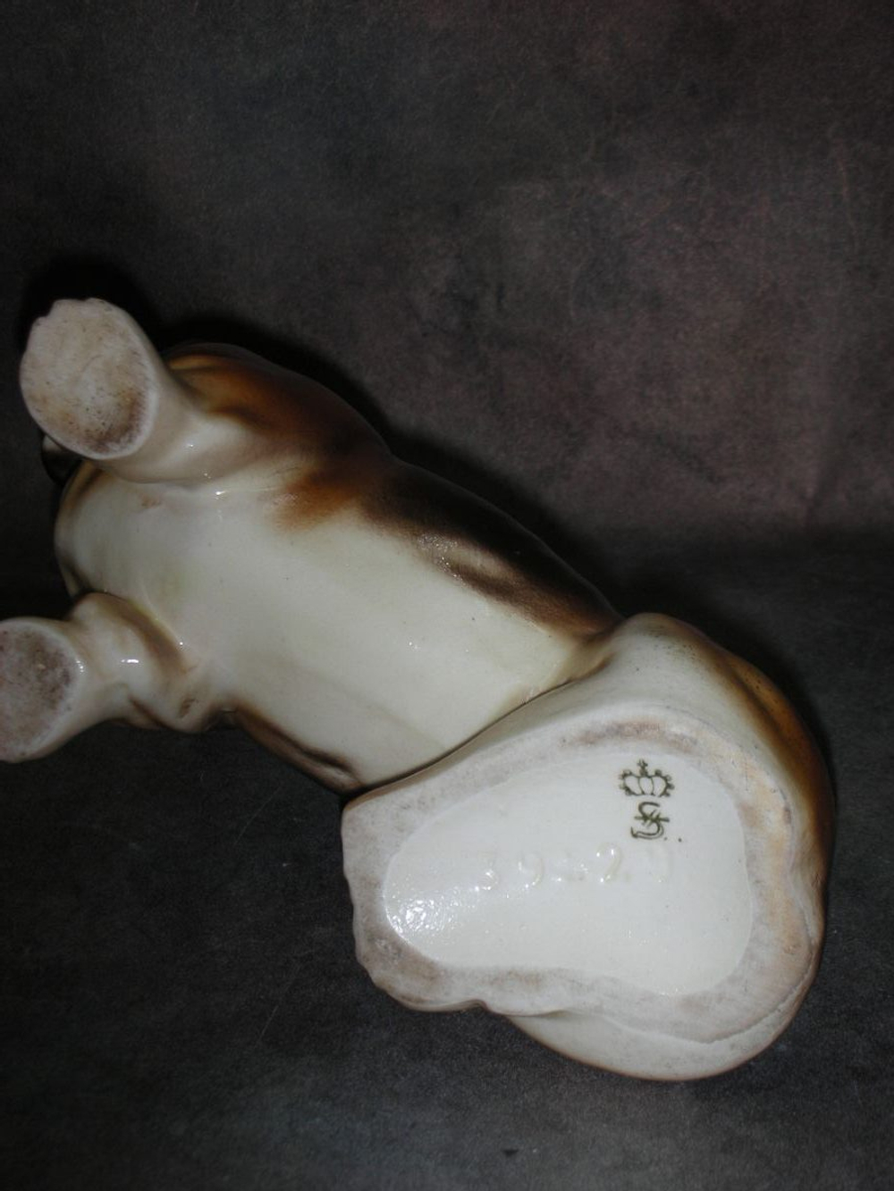 Статуэтка. Фарфор. Собака Такса. Sitzendorf. Германия