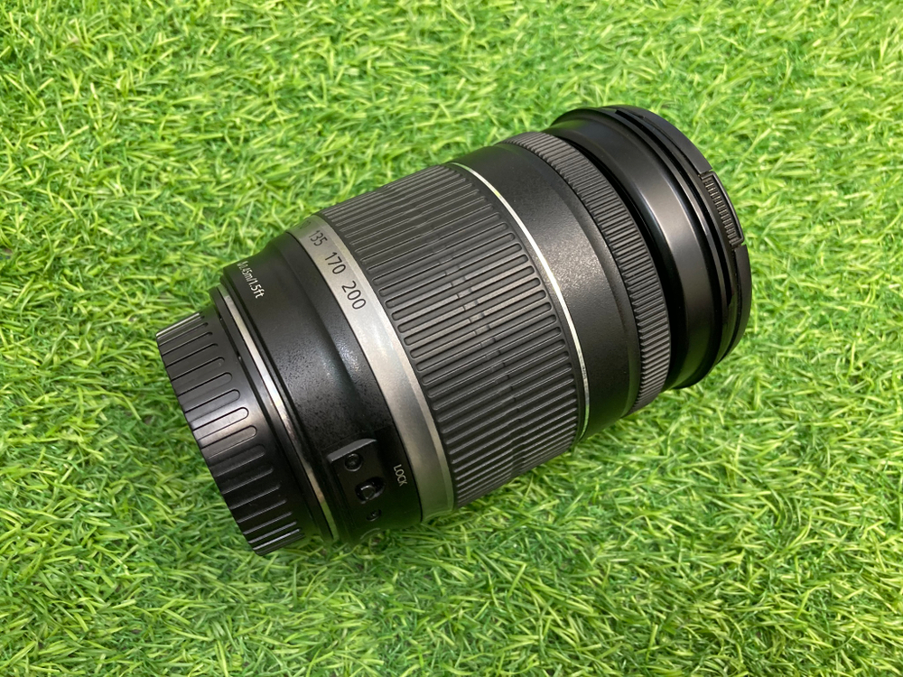 Canon EF-S 18-200mm 3.5-5.6 IS