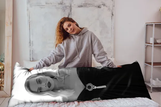 Дакимакура Марго Робби №3