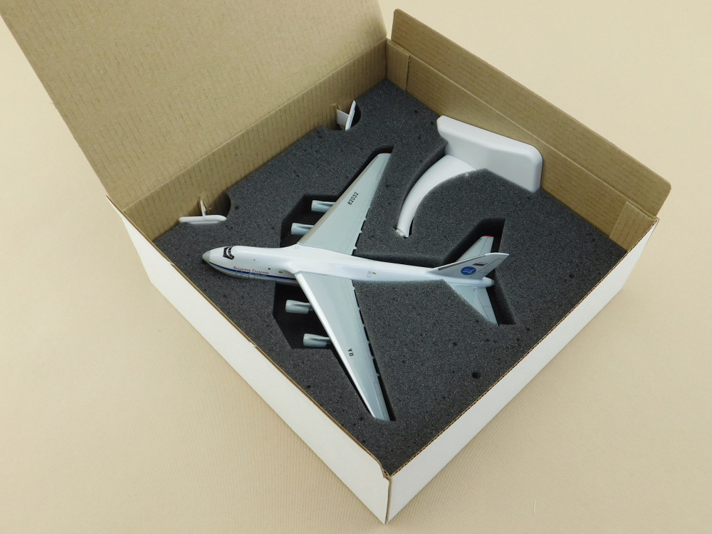 Модель самолета Ан-124-100 (М1:400, ВВС России, RF-82032, Владимир Гладилин)