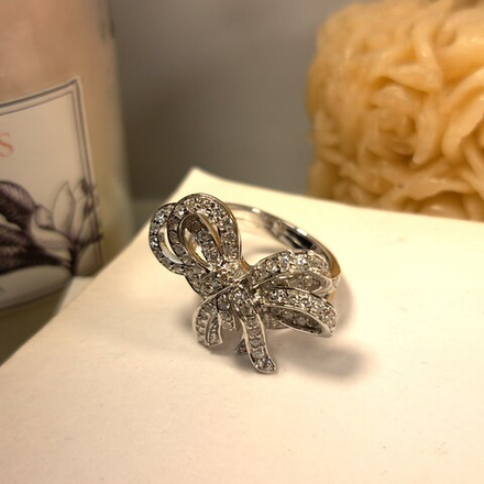 Бриллиантовый бант.