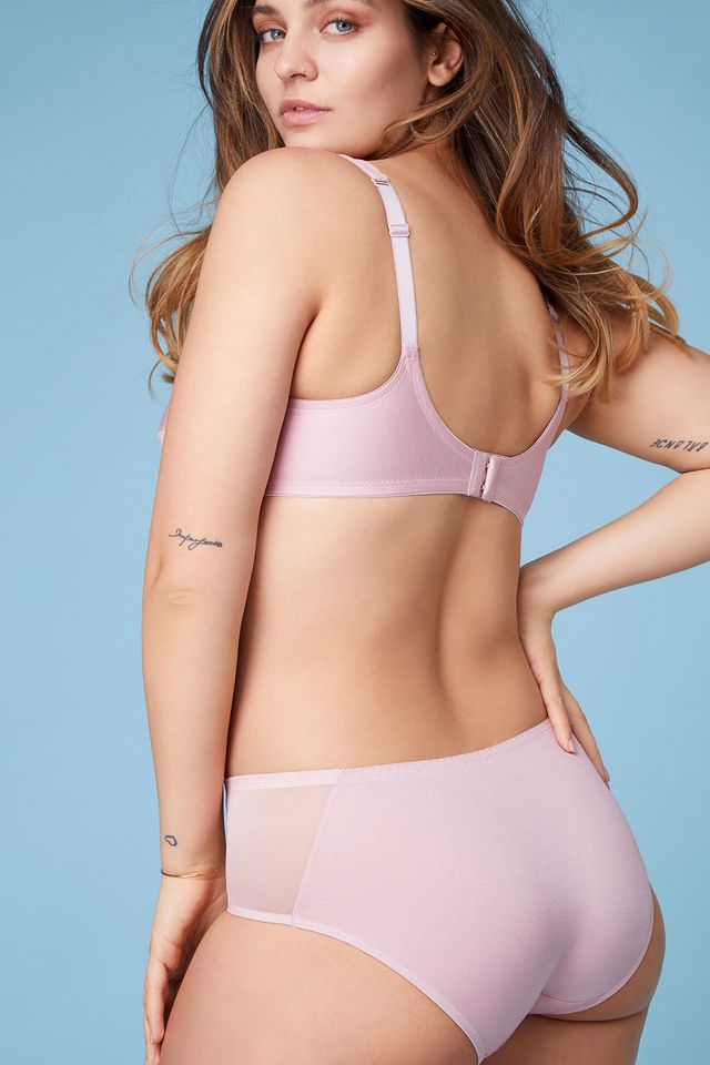 Трусики-слип нежно-розового цвета с завышенной посадкой
