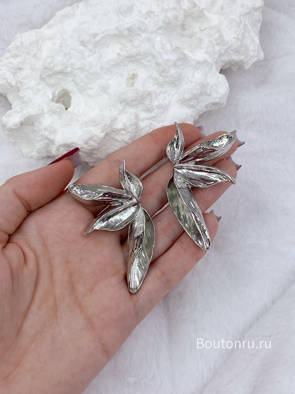 Серьги серебро половина цветка рельефные