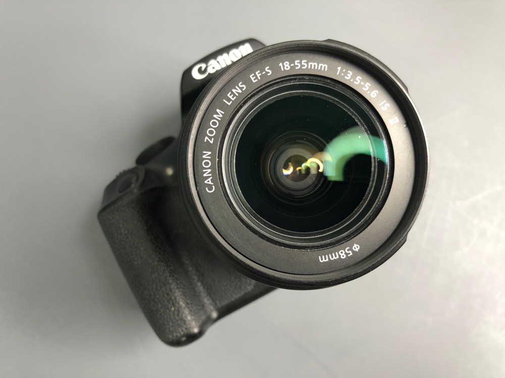Canon 1300D + 18-55mm 3.5-5.6 IS II 61.000 кадров