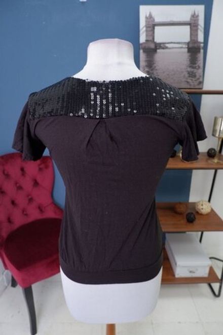 Футболка с пайетками 40 размер