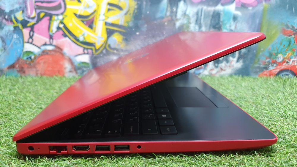 Ноутбук HP AMD E2/4Gb/FHD/15-db0039ur [4hd41ea]/Windows 10