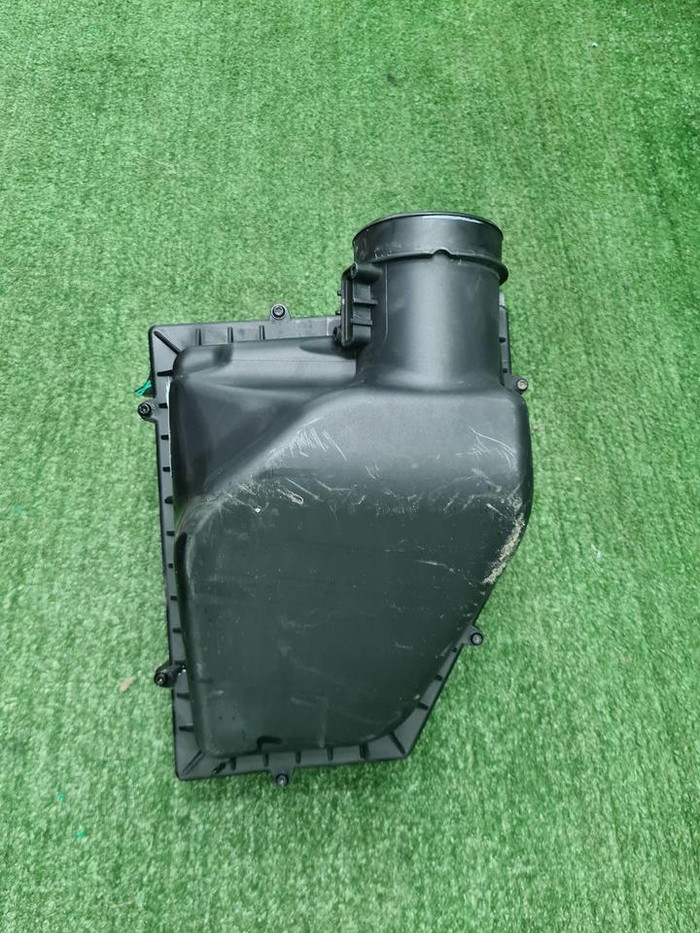 Корпус воздушного фильтра BMW 7er G12 (2015-2022)