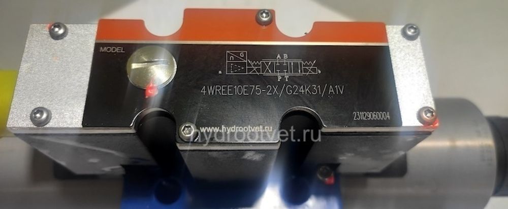 4WREE10E1-50-2X/G24K31/A1V - Пропорциональный распределитель с обратной связью по положению золотника со встроенным усилителем Ду10, A1 = ±10 В, номинальный расход 50 л/мин, схема E1-
