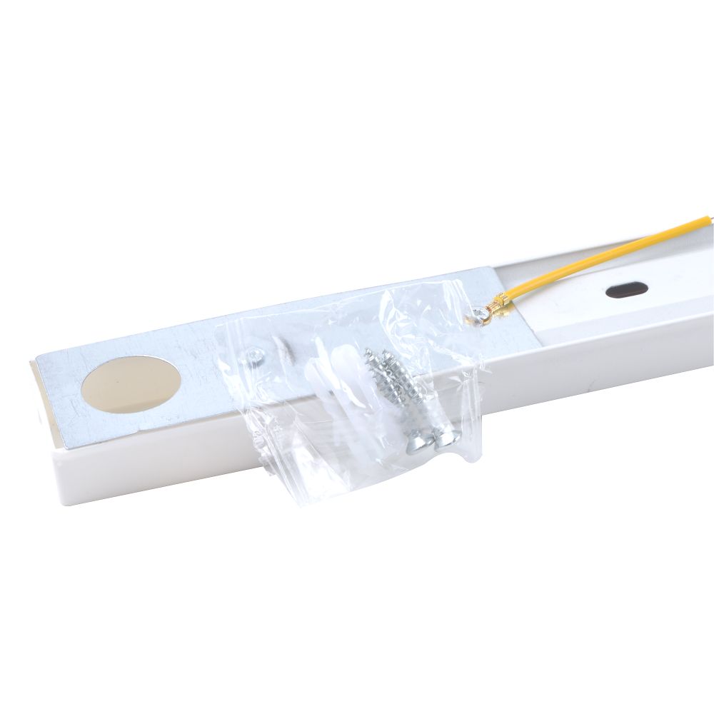UBL-Q321 GU10-K WHITE SET41 Светильник-прожектор трековый. в составе набора из 4шт. на шинопроводе 1м. с коннектором. Под лампу GU10. Корпус белый. ТМ Volpe