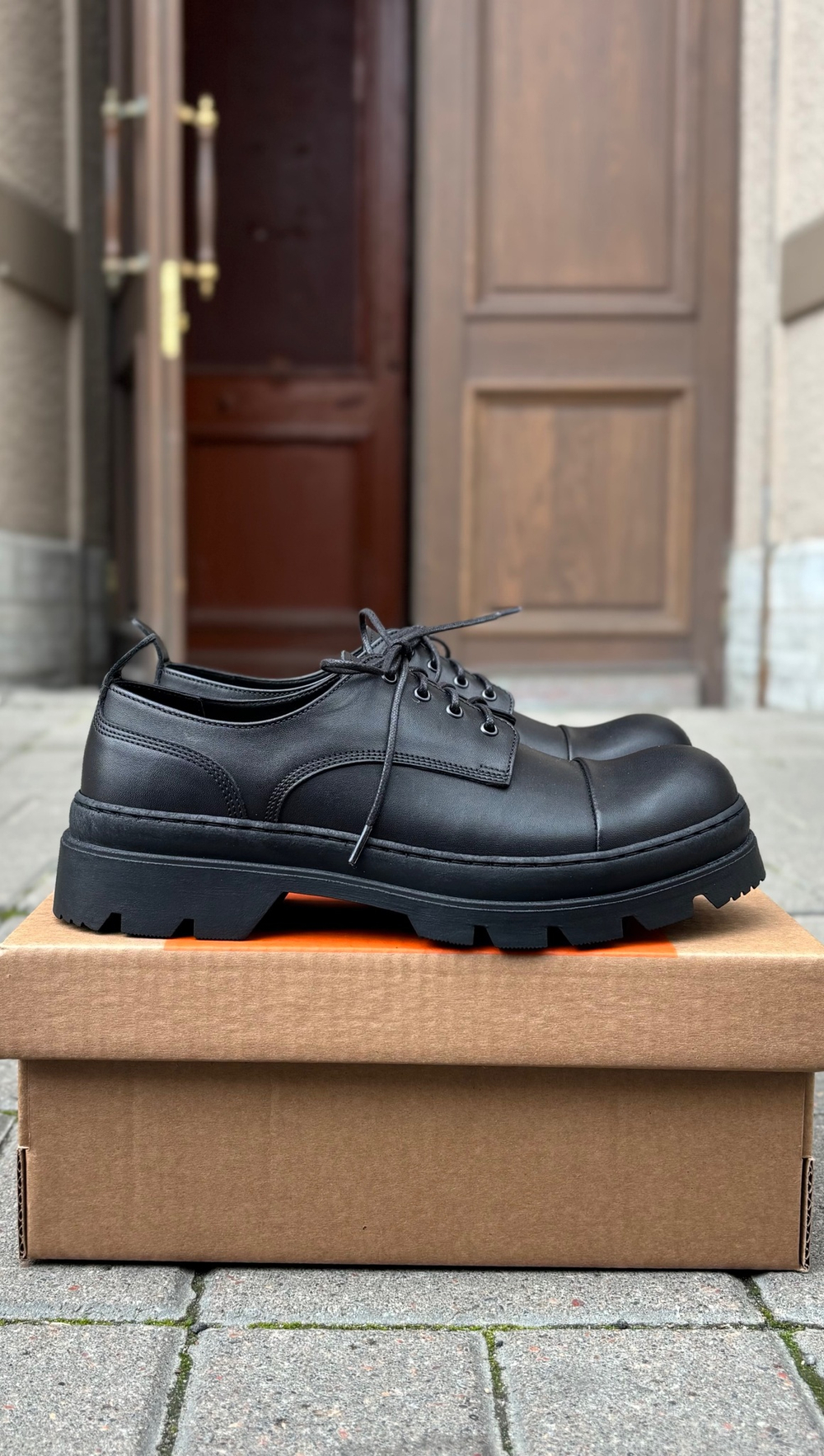 Dr.B black gloss