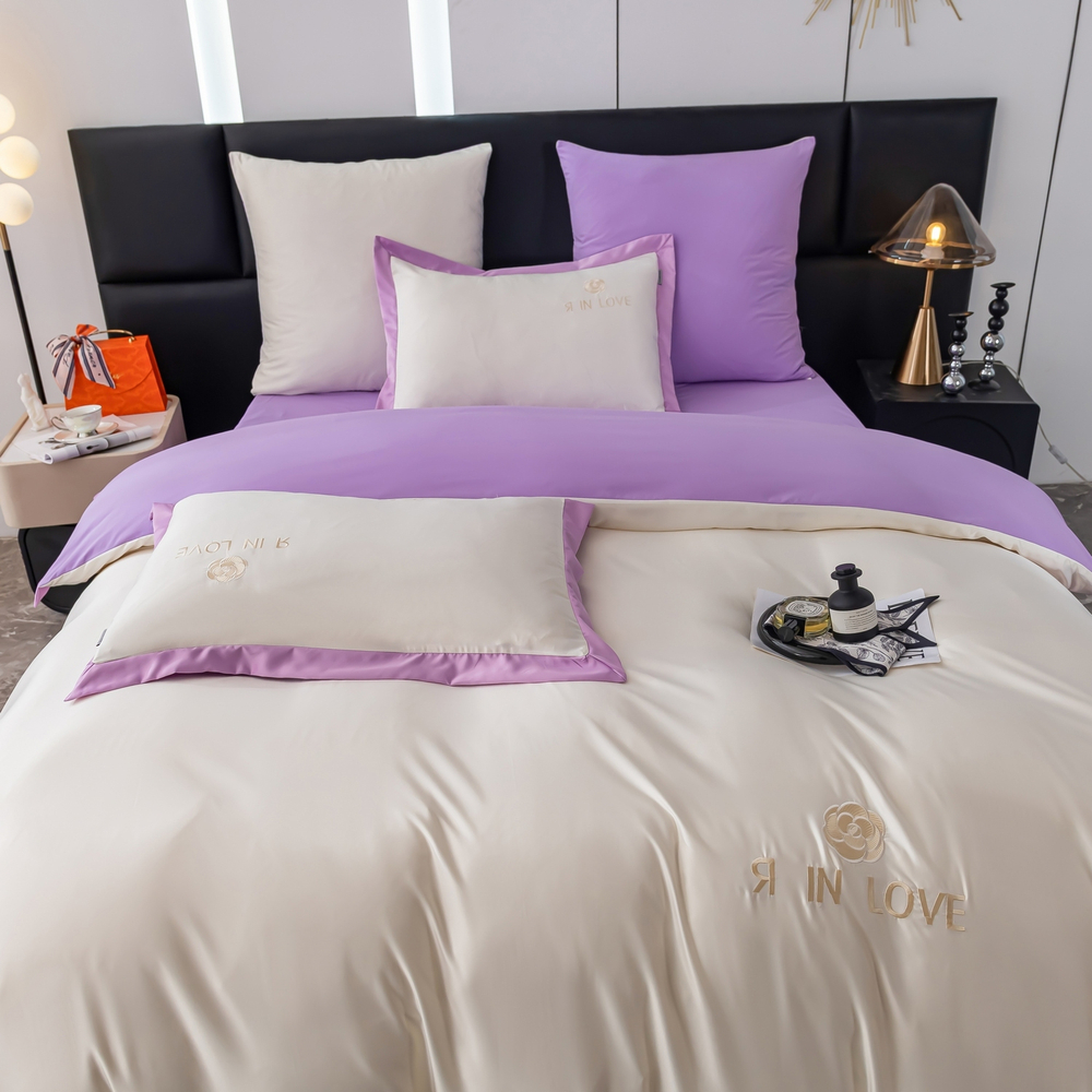 КПБ Сатин-Шелк Я IN LOVE на резинке LVR002, Евро, 4 наволочки, простынь 160*200*30