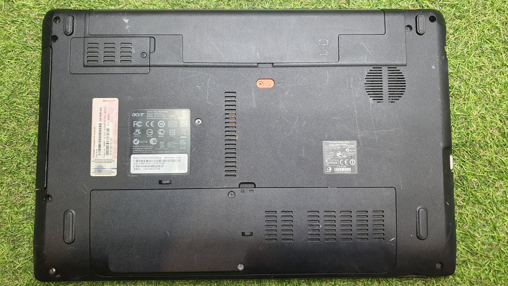 Ноутбук Acer i3/4Gb/GT 520M 1Gb