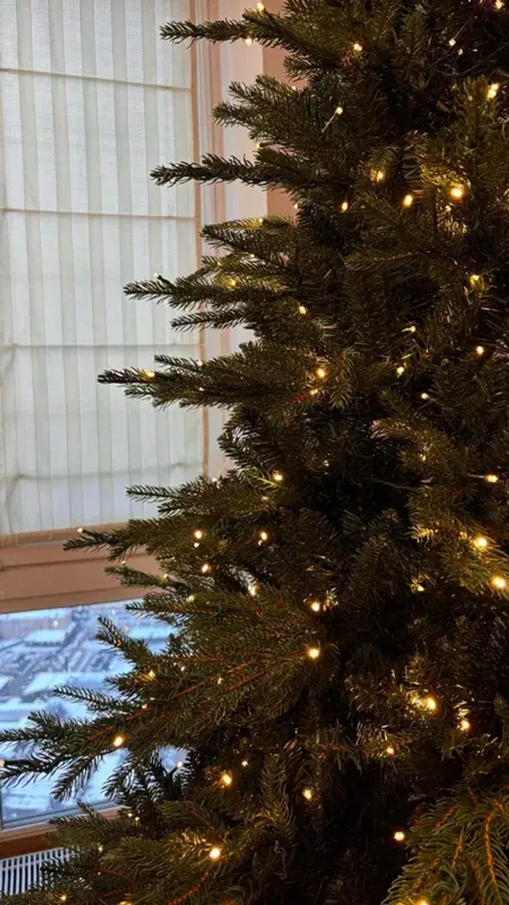 Елка с гирляндой встроенной «Elegance» Элеганс (Литая+пвх) 240 см / 2,4 м