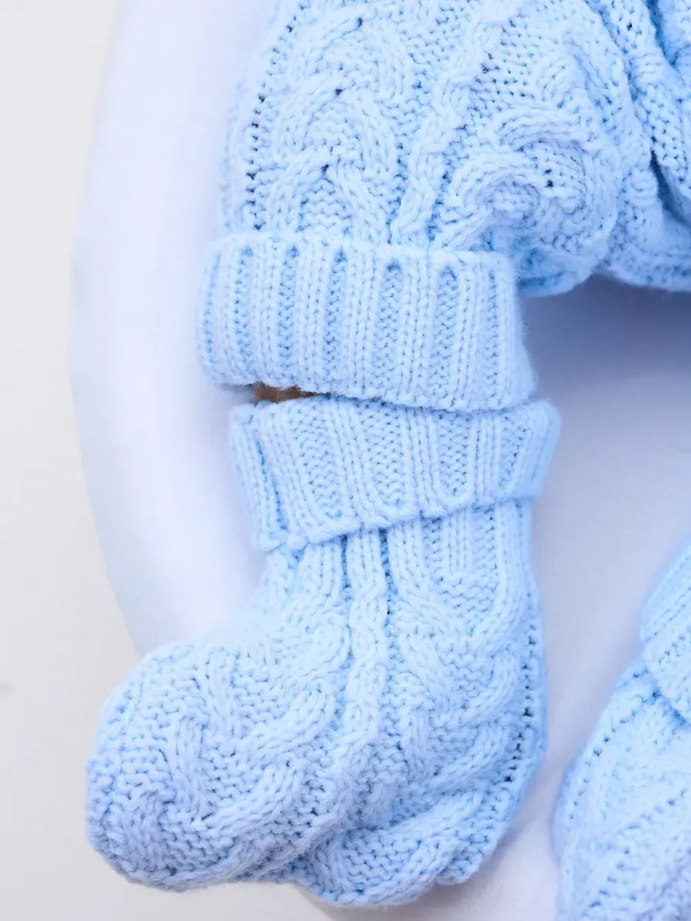 Вязаный костюм для малыша