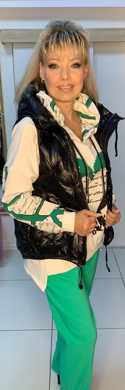 Черный стеганный жилет