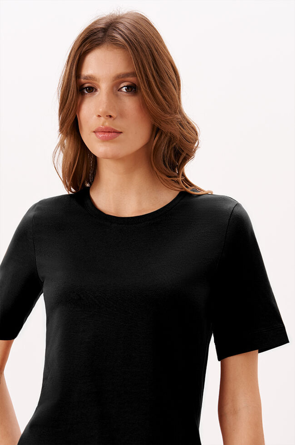 23235 Футболка женская (черный)