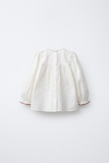 ZARA РУБАШКА С ВЫШИВКОЙ, ЭКРЮ/КРАСНЫЙ