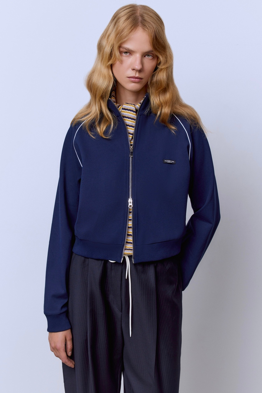 Толстовка укороченная с кантом