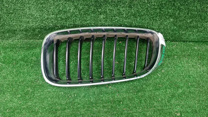 Решетка радиатора левая BMW 3er F34 (2013-2019)