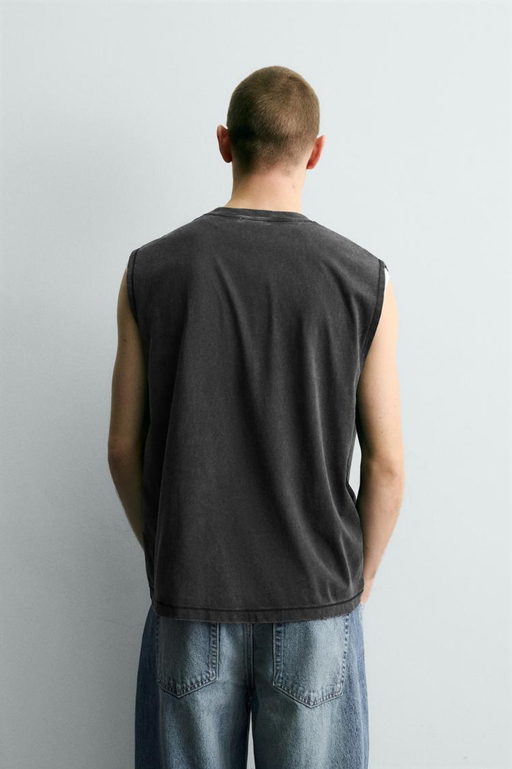 ZARA МАЙКА С ЭФФЕКТОМ ПОТЕРТОСТИ, ТЕМНЫЙ АНТРАЦИТ