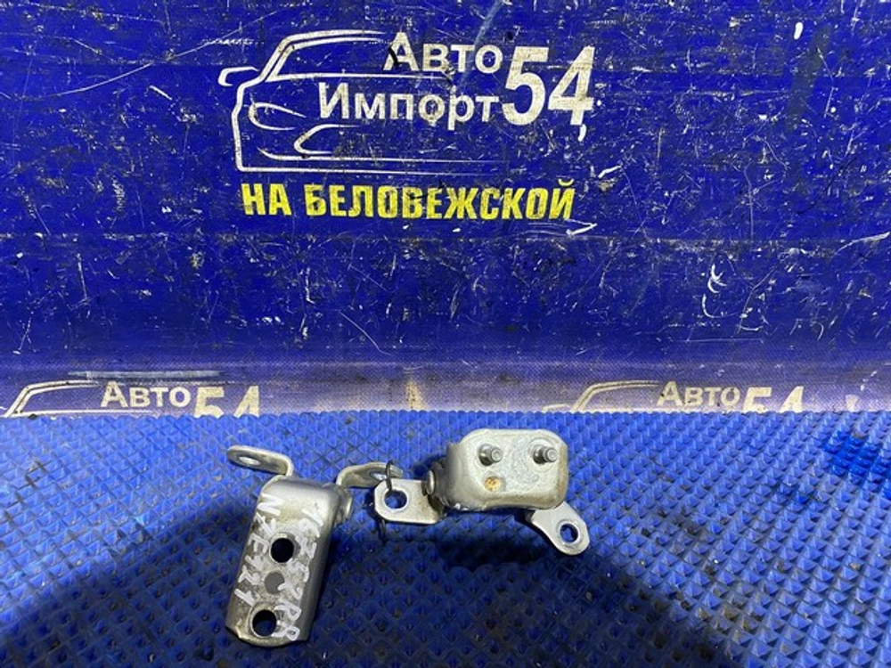 Петля двери задней правой TOYOTA COROLLA 2000-2006
