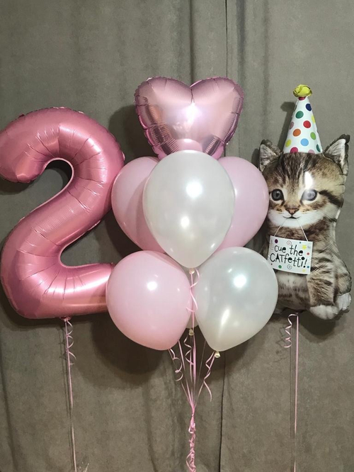 Шар котенок в колпаке с цифрой и фонтаном( любая ваша надпись на сердце в подарок )