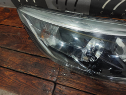 Фара правая галоген Renault Kaptur 16-22 Б/У Оригинал 260108765R