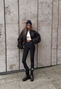 Бомбер с объемными рукавами