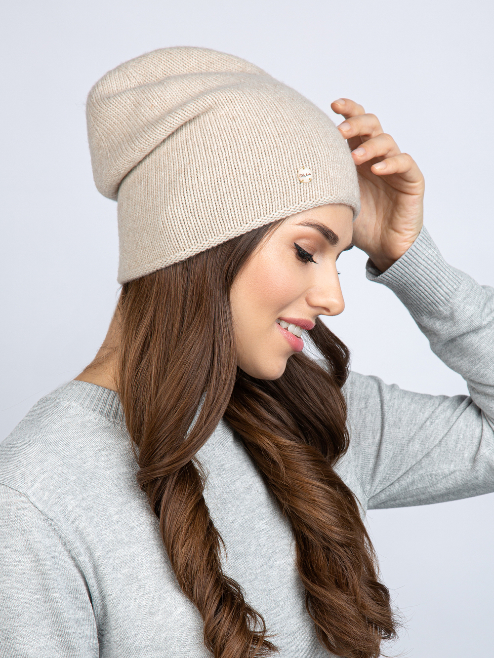 Шапка LACE удлиненная одинарная,с руликом с содержанием кашемира