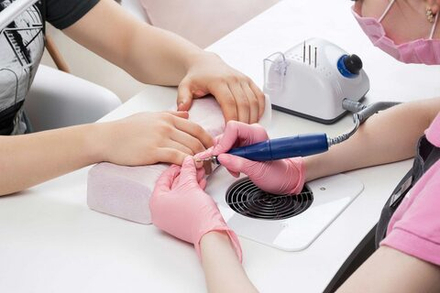 Аппаратный маникюр