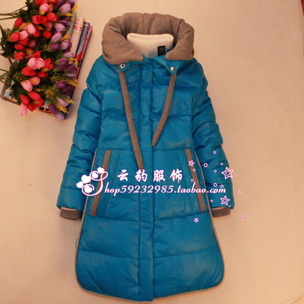 Пальто однотонное с отделкой и капюшоном из трикотажа