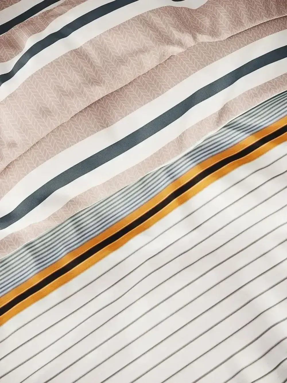 Постельное белье "Аляска/Аляска (компаньон)" 1,5-сп наволочка 50х70 1шт Простынь на резинке 90х200 см Пододеяльник 145х215 см Сказка перкаль