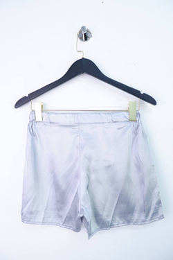 Пижама красивая, визуально на 42 размер, новая