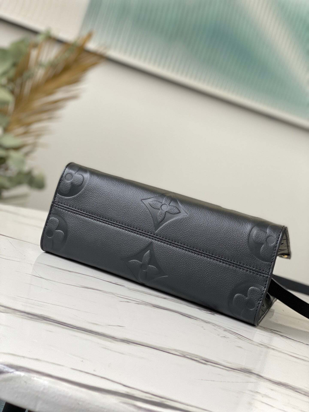 Louis Vuitton Onthego PM