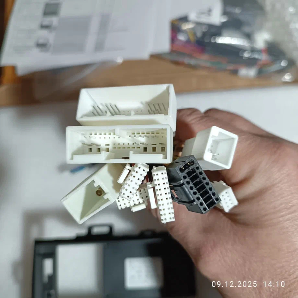 Магнитола для Nissan Patrol Y62, Infiniti QX56/QX80 2010-2019 (с усилителем) - Carmedia SF-1269-2 монитор 12.3" в стиле BMW на Android 11, CarPlay, 4G SIM-слот