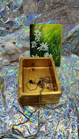 Kitab şəklində qutu 4