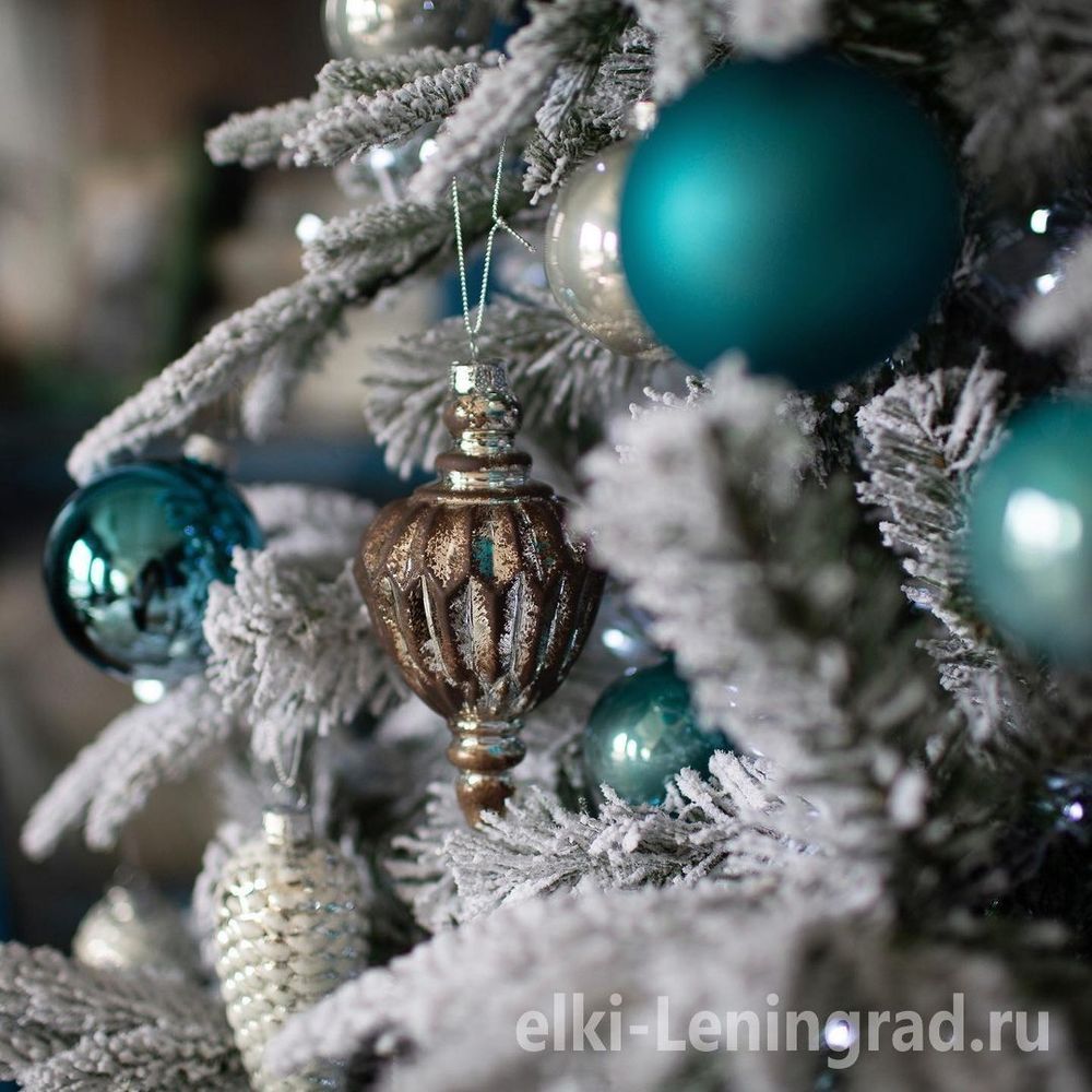 Заснеженная ель с гирляндой «Форесто» теплый свет (Литая+пвх) 240 см / 2,4 м