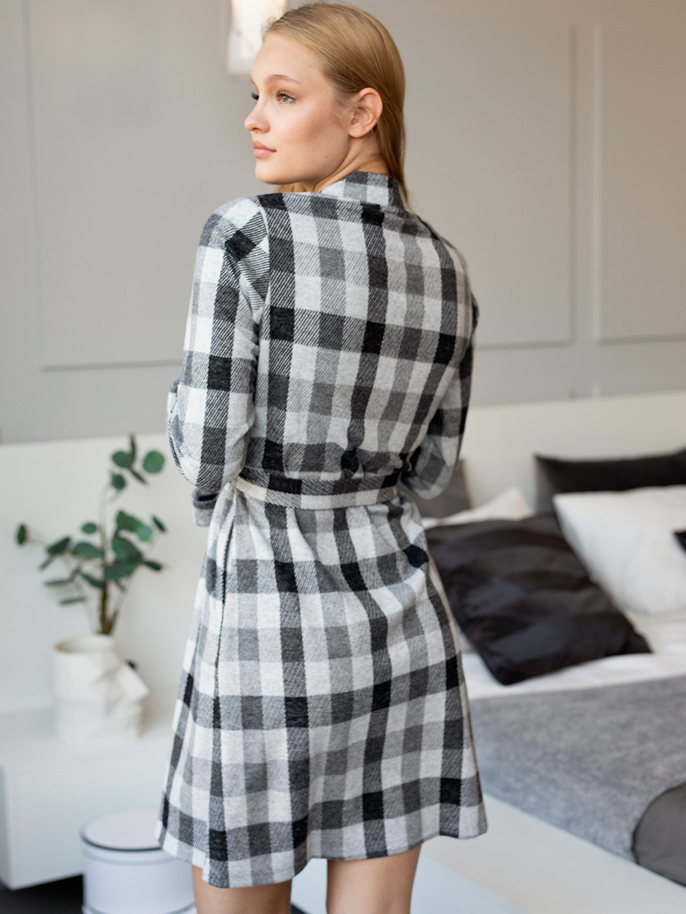 Клетчатый домашний халат из мягкого трикотажа с лёгким ворсом (Размер: M) (Цвет: разноцветный)