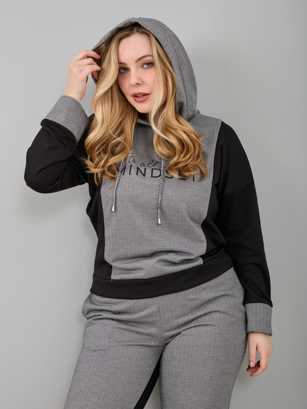 Костюм с брюками КБ-016П/черносерый-надпись