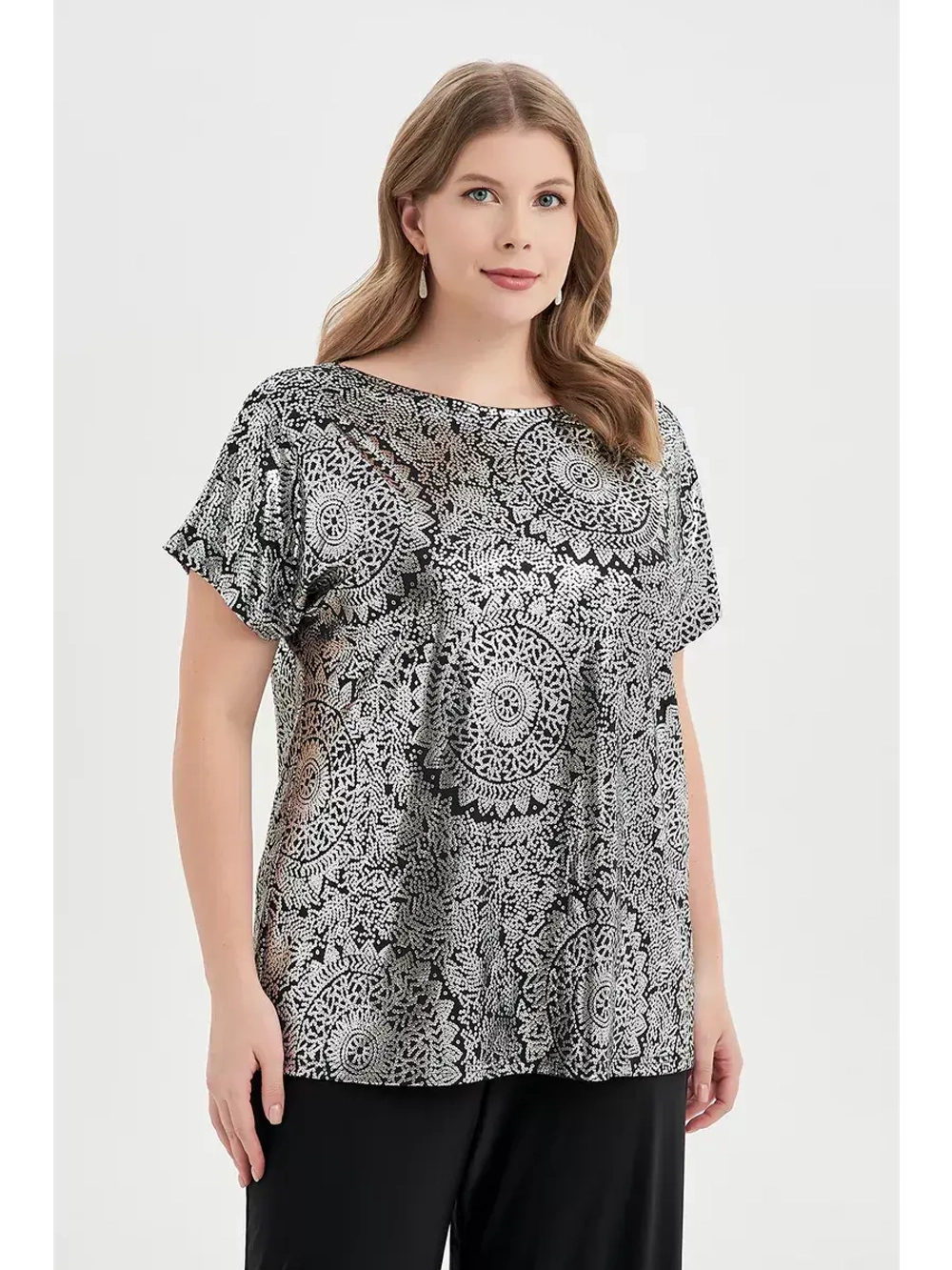 Блузка нарядная блестящая большого размера