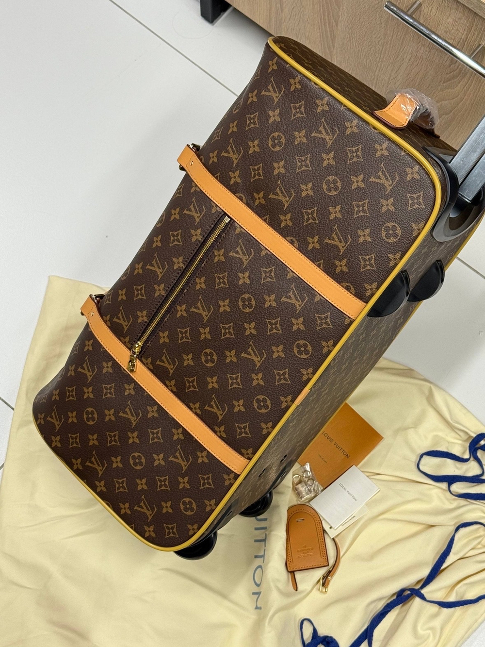 Дорожная сумка Louis Vuitton Neo Eole