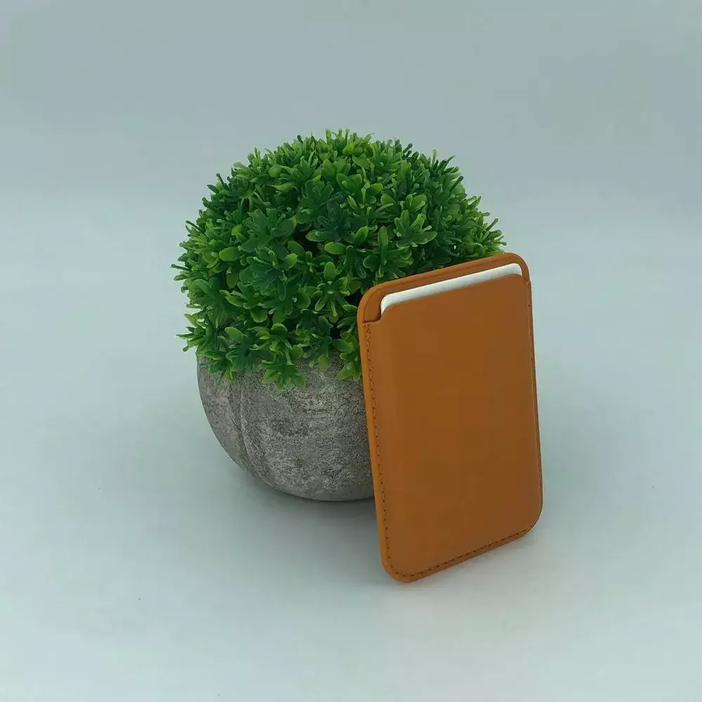 iPhone Leather Wallet MagSafe с лого