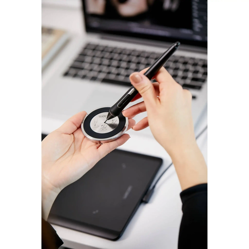 Графический планшет Wacom Intuos Pro Small