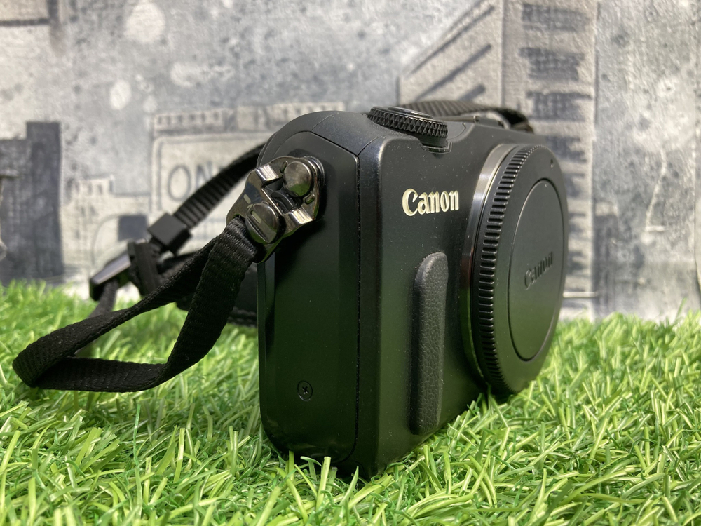 Canon EOS M Покупка/Продажа