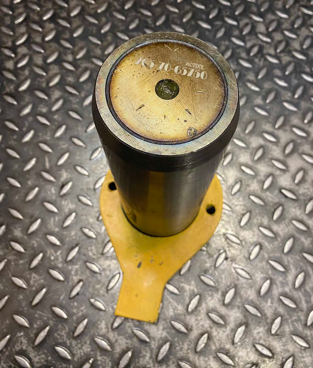 Палец 205-70-65750