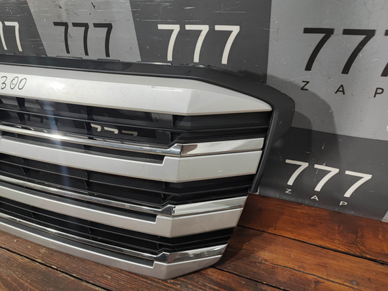 Решетка радиатора Toyota Land Cruiser 300 21-нв Б/У Оригинал 5310160G90