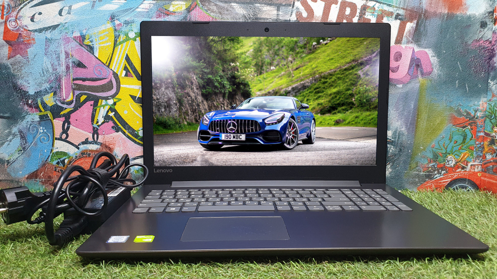 Ноутбук Lenovo i3-7/4Gb/FHD