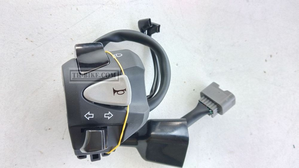 35200-K98-E01. 35200-K98-E02. SWITCH ASSY., WINKER. HONDA